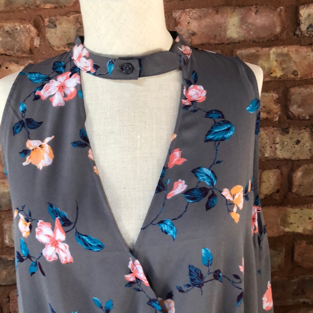 Lush sleeveless blouse